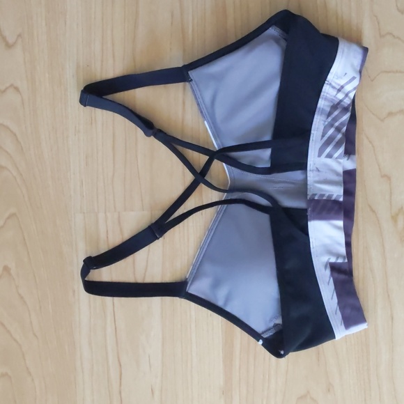 Reebok Medium Impact Strappy Bra - Picture 2 of 2
